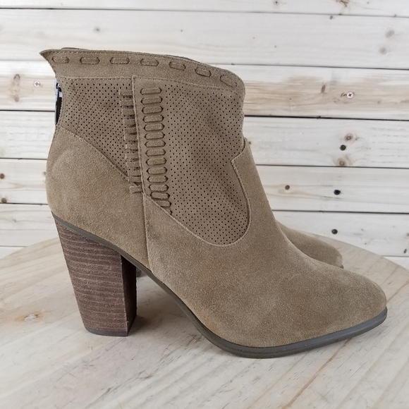 Vince Camuto FRETZIA Perforated Suede/Leather Western Ankle Boots Booties 9M NEW - Picture 7 of 12